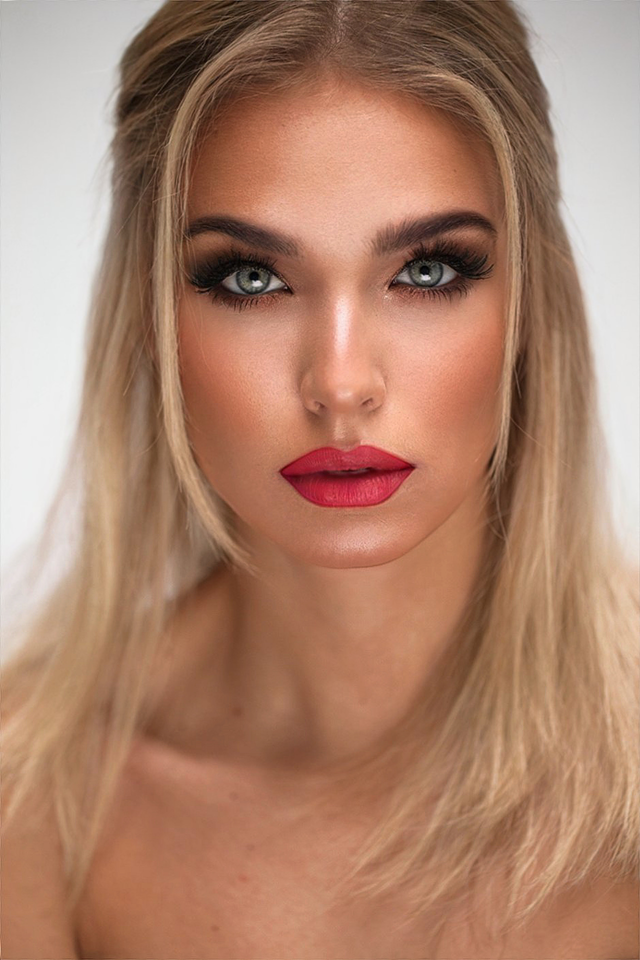 Makeup Rote Lippen - Kosmetikstudio Lima Beauty Aachen